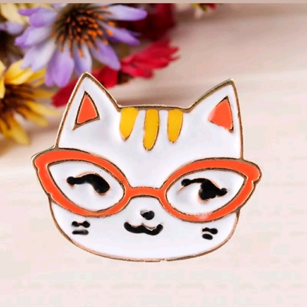 Enamel kitty cat with glasses bag hat pin